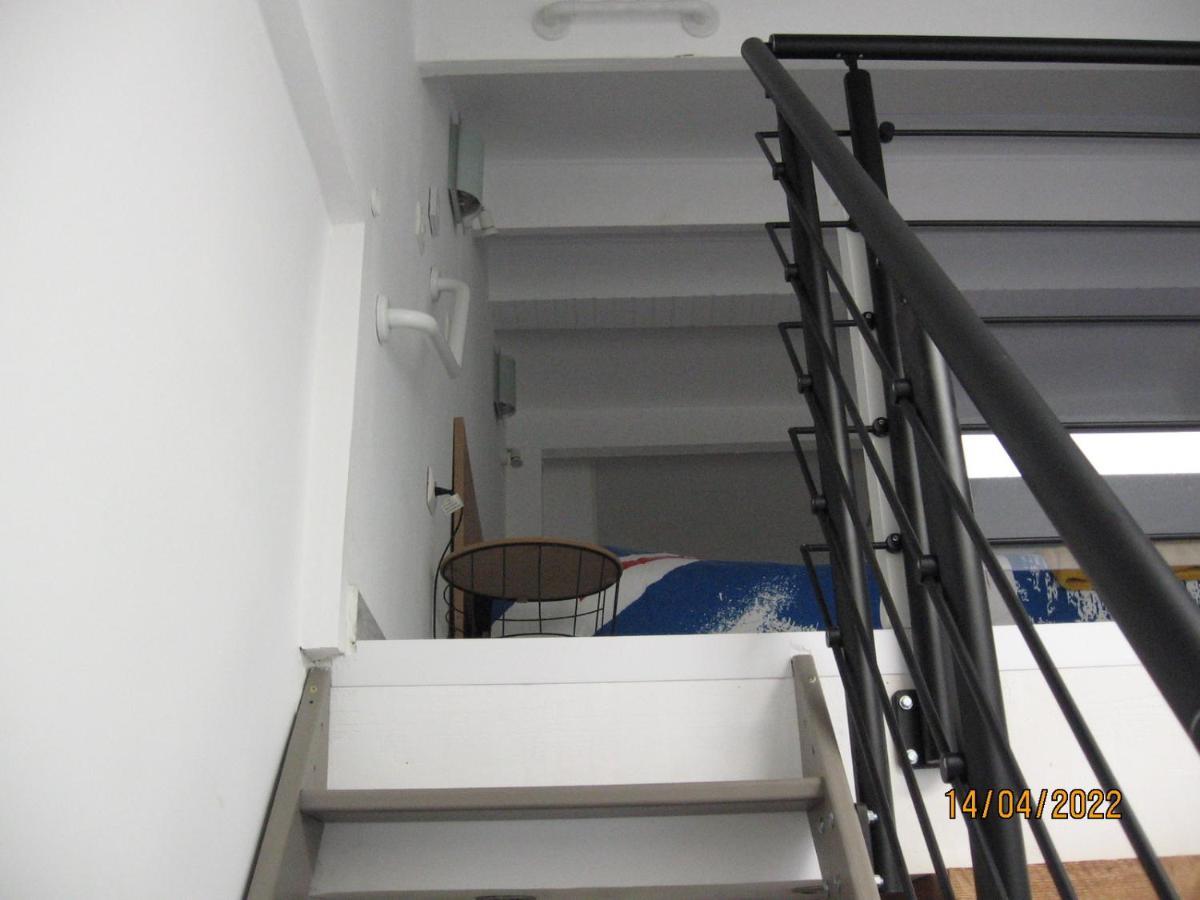 Appartement Avec Chambre En Mezzanine Rognac Exterior photo